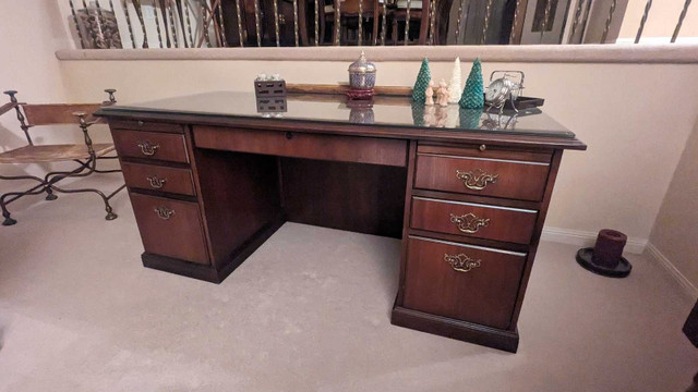 Lawyers Desk in Desks in Oakville / Halton Region