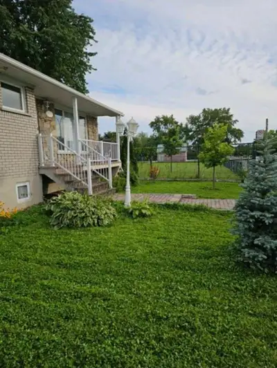 INCLUSION (chambres et espaces communs) : -- Internet + TV intelligente + Netflix -- Coin-travail (t...