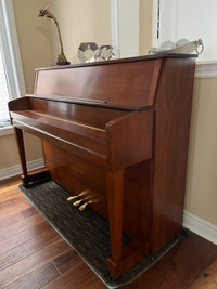 Piano- Kohler&Campbell upright