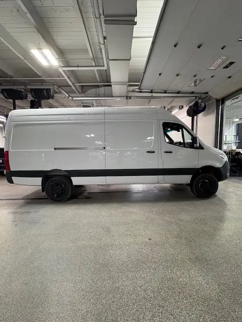 2025 Mercedes-Benz Sprinter 2500 High Roof 170” AWD – 190,000 km