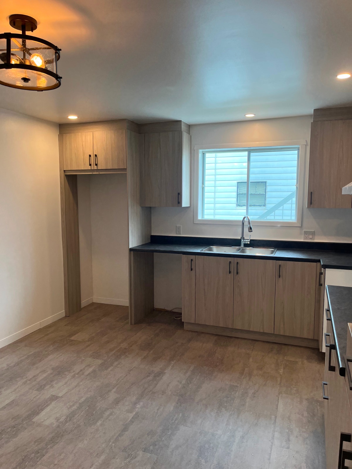 Logement 5 1/2, renové au 1ier étage d'un triplex a Granby — photo 2