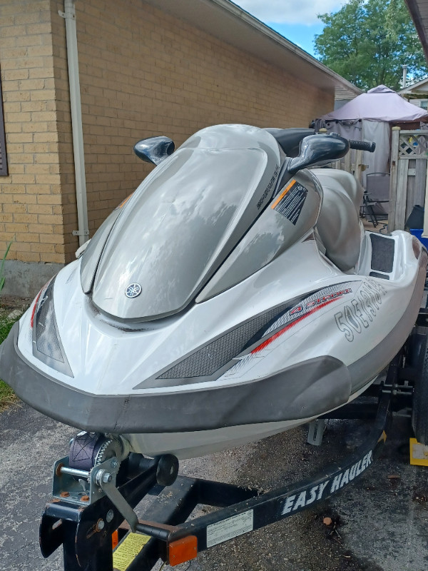 AWESOME 2002 YAMAHA WAVERUNNER WITH TRAILER LOW HOURS Personal