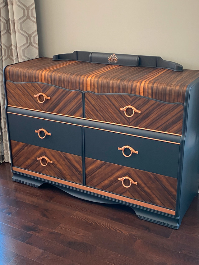 Commode et/ou bureau anciens uniques 1940 tout bois dans Commodes et armoires  à Ville de Québec
