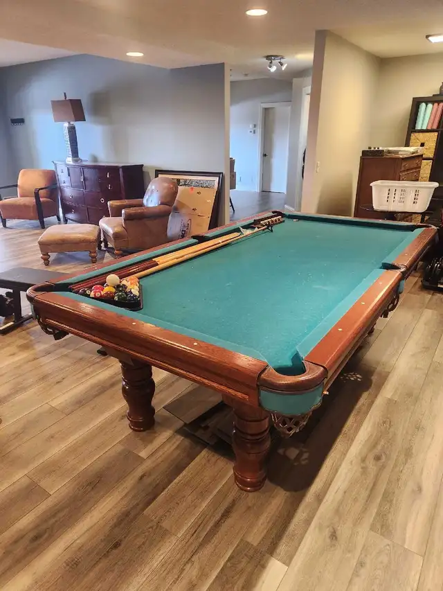 Pool table in Hobbies & Crafts in Calgary - Image 2