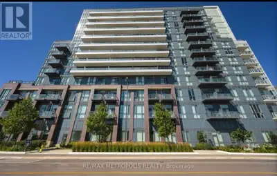 Top floor condo unit for rent in Vaughan (hwy 7 and Jane). 60 Honeycrisp crescent. 1 underground par...