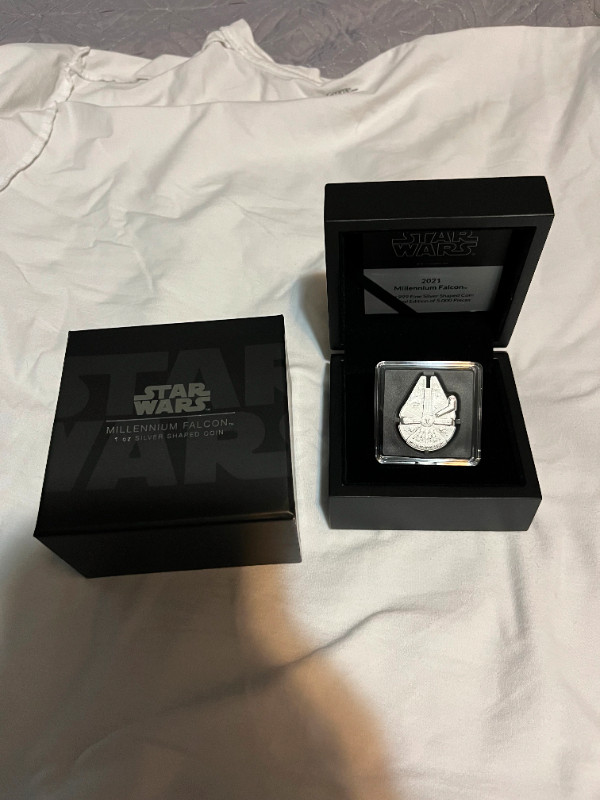 2021 Niue 1 oz Silver $2 Star Wars Millennium Falcon Shaped Coin in Arts & Collectibles in Calgary - Image 2