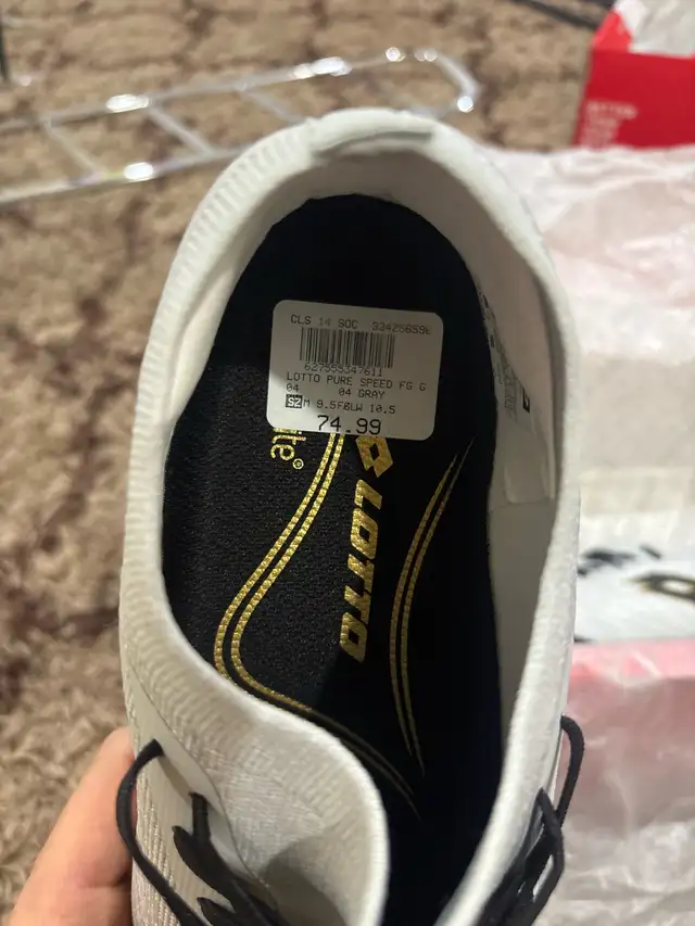 soccer cleats in Soccer in Ottawa - Image 4