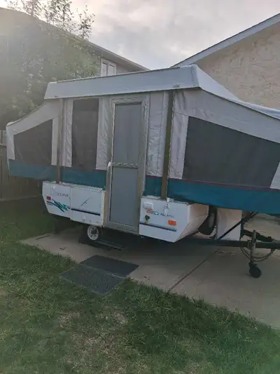 1995 Coleman cedar. Sleeps 6 furnace 2buner in out stove no fridge has ice box out standing conditio...