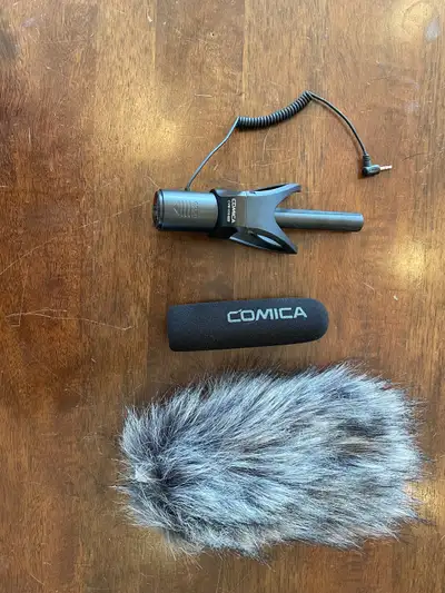 Capture crystal-clear audio with this Comica V30 PRO camera-mounted directional condenser shotgun mi...