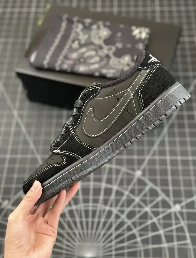 Jordan 1 Retro Low SP Travis Scott Black Phantom  in Men's Shoes in Mississauga / Peel Region - Image 4