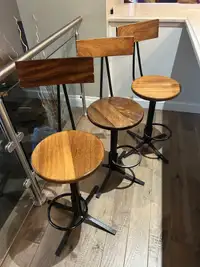 Bar stools (3x)