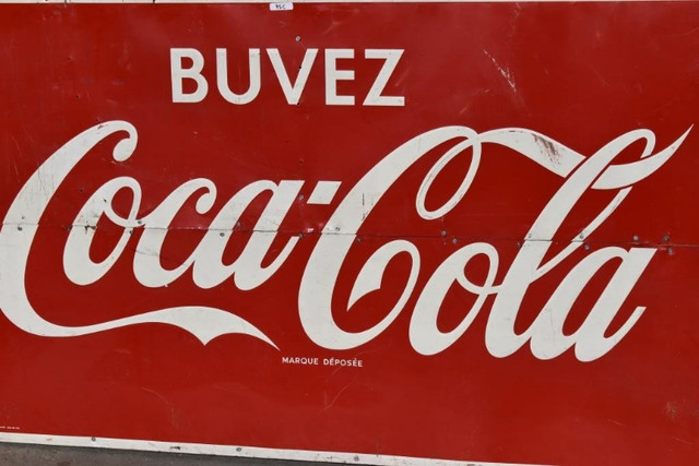 antique coca cola 1965 super tres grande en tôle dans Art et objets de collection  à Ville de Québec - Image 3