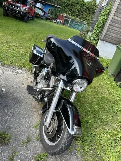 FLHT 2001 screaming eagle stage 2 1550cc pipe Reinhart radio speacker lumière changer l'ans passé le...