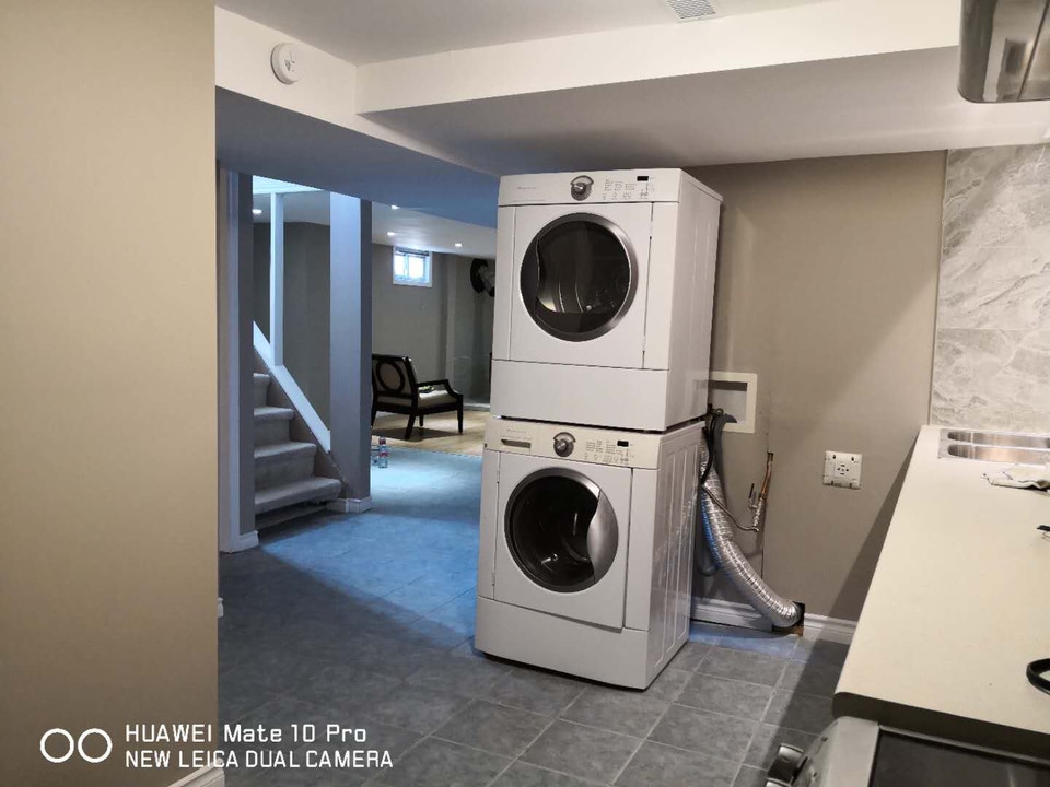 2 Bedrooms basement for rent 4