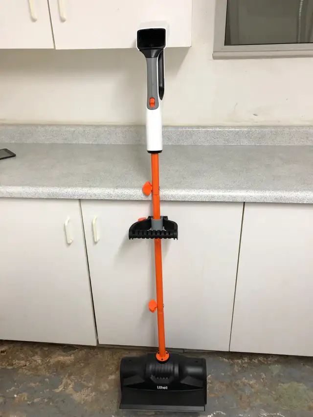 Lithelli U20 battery operated snow shovel in Outdoor Tools & Storage in London - Image 3