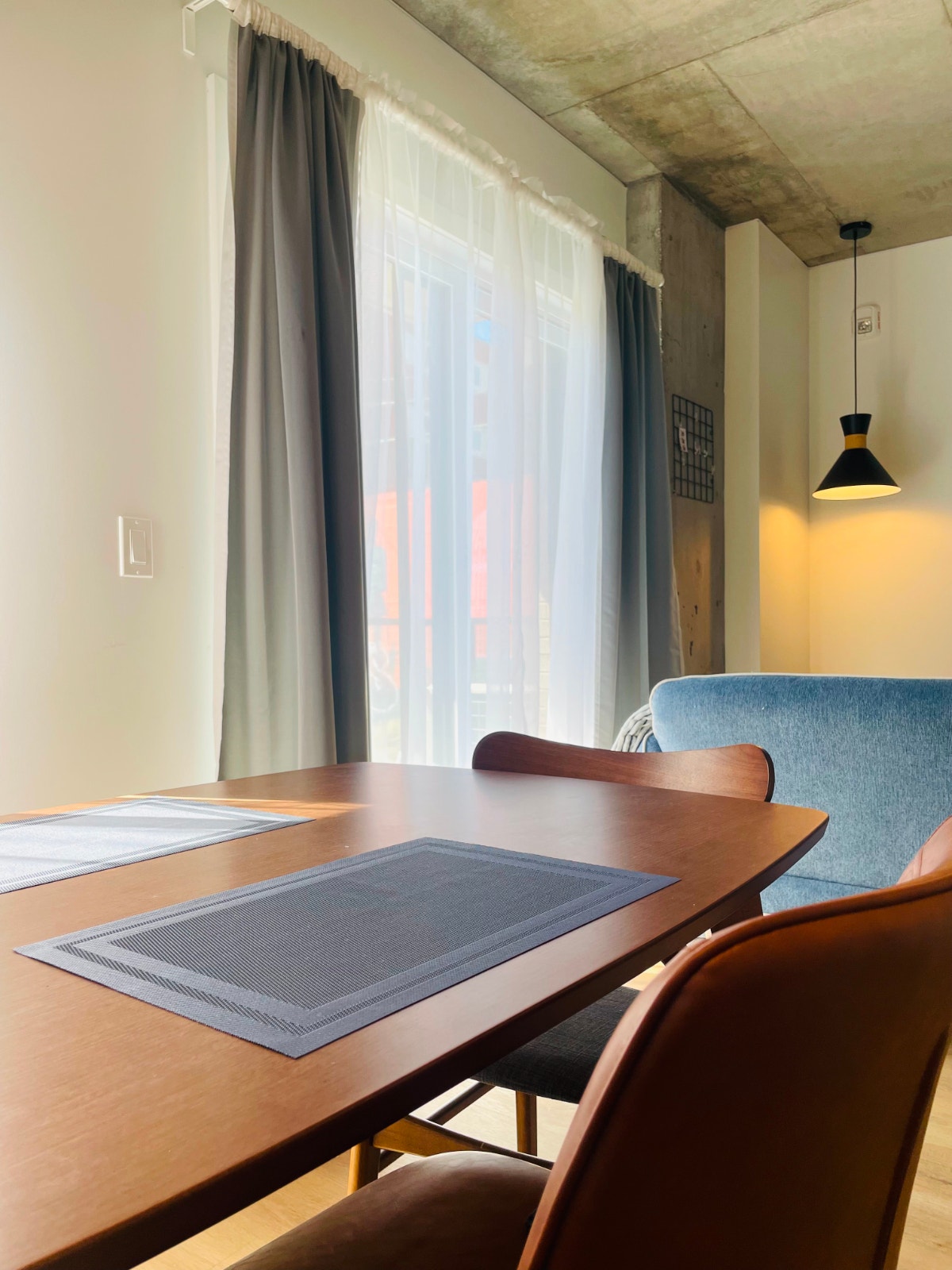 Loft 3 1/2 neuf au coeur du centre-ville, à proximité de tout! — photo 3