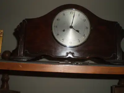 Wooden  clock - Enfield-England with key + pendulum, View more