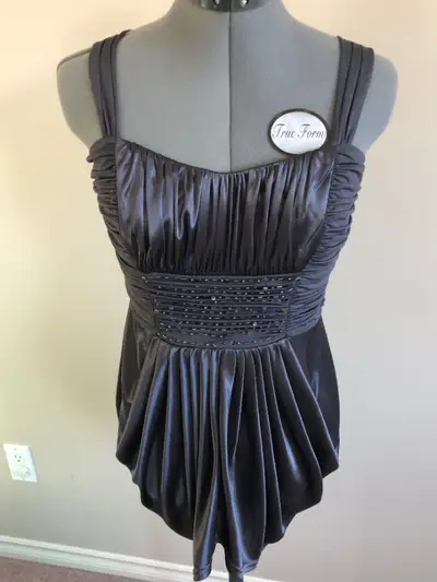 Le Chateau Beaded Sequin Top -  Size  Small - Like NEW!, View more