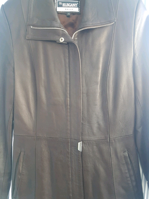 Manteau cuir femme gr. S/XS dans Femmes - Hauts et vêtements d'extérieur  à Laval/Rive Nord