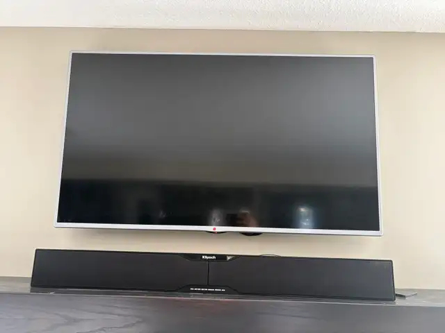 51” LG TV and Klipsch Soundbar512634025725798402