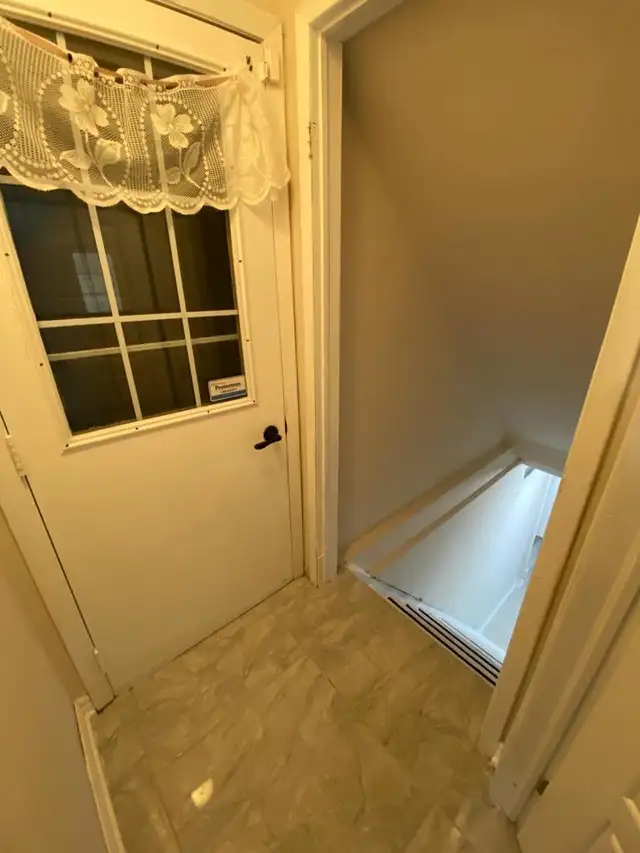 2 Room Basement Apartment for RENT near Durham College in Room Rentals & Roommates in Oshawa / Durham Region - Image 4