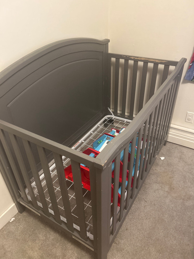 Infant crib in Cribs in Edmonton
