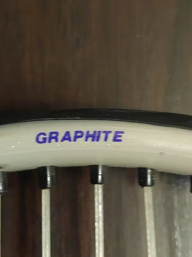 Voit Graphite Squash Raquet with caseGreat shape$1564877475270018122