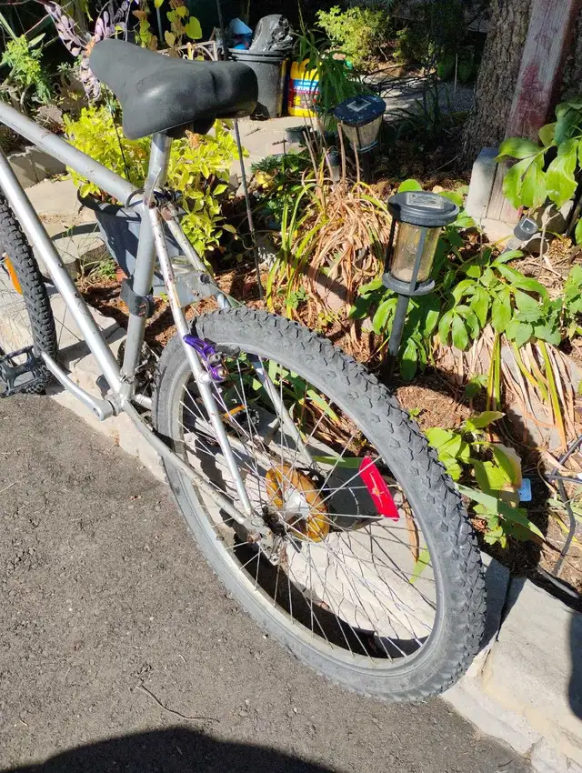 26 inch wheels Mountain bike in Mountain in Kitchener / Waterloo - Image 4