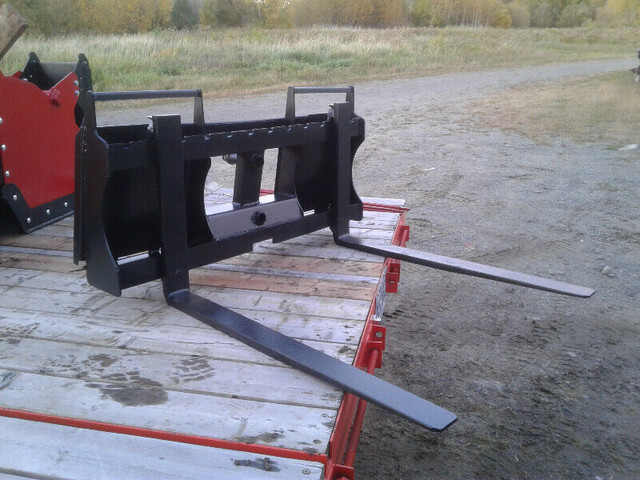 Fourches à palettes 2x1 combiné pic à balles - Skid Steer dans Pièces et accessoires pour équipement lourd  à Thetford Mines - Image 2