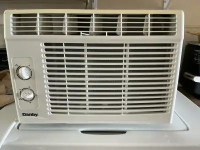 Climatiseur fenêtre DANBY 5000 BTU, View more