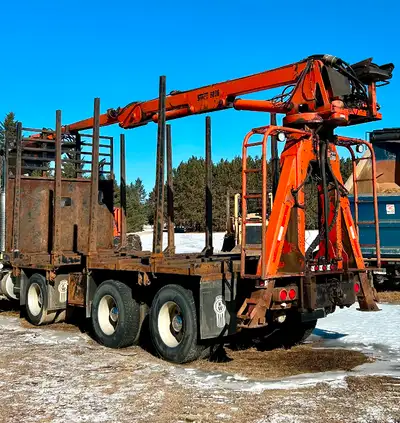 Serco 8000 Log Loader. Loader is in excellent shape. Has only been on one truck with one owner. Load...