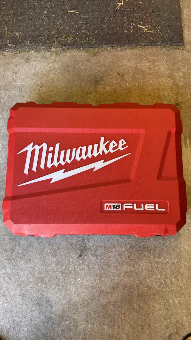 MILWAUKEE 2870-22 M18 FUEL COMPACT PIPE THREADER in Power Tools in Kawartha Lakes - Image 4