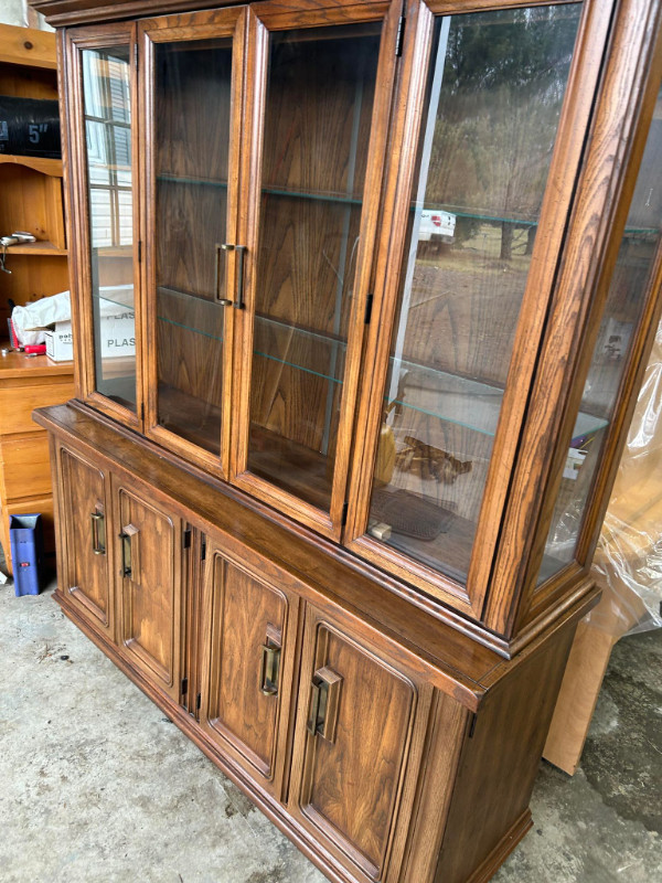 Gorgeous Solid Wood China Cabinet available in Hutches & Display Cabinets in Kingston - Image 3