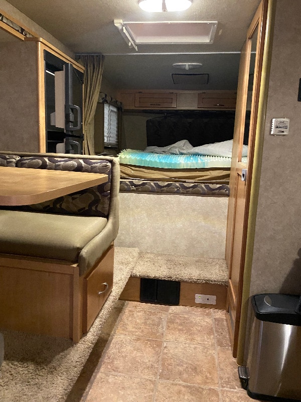 Adventurer 86 SBS Truck Camper Travel Trailers & Campers Lethbridge Kijiji