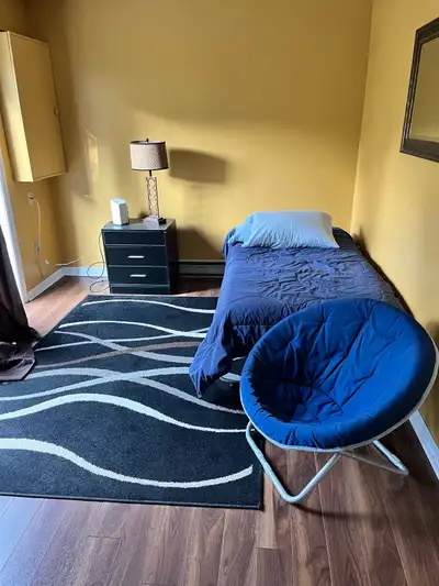 Shutdown worker sept 8! $300/week. Everything included own half bath shared shower. 15 mins from ref...