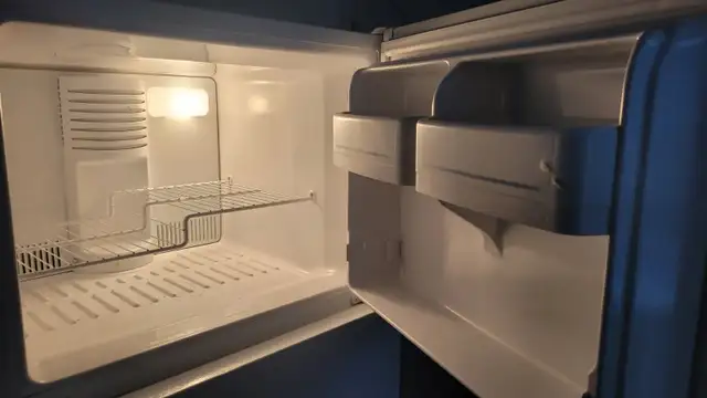 Frigo + four avec plaque céramique/Stove Electric range + Fridge in Other in City of Montréal - Image 9