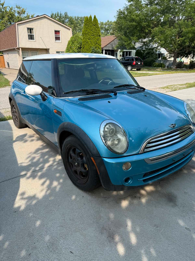 2005 mini cooper 5speed manual in Cars & Trucks in Windsor Region