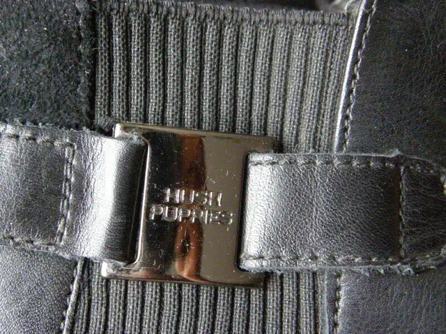 Timberland boots M6, W8.5, M6.5 in Kids & Youth in Markham / York Region - Image 6