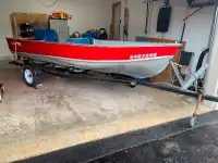 Aluminum fishing boat
