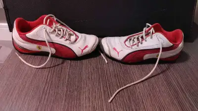 Used PUMA Scuderia Ferrari Drift Cat size 1 boy's shoes with moderate wear. For pickup in Southeast...