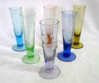 ENSEMBLE 6 PETIT VERRES SUR PIED VINTAGE LOT OF 6 SMALL FLUTES