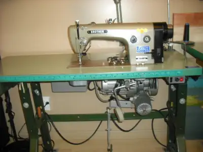 Vaisselier,machine a coudre etc