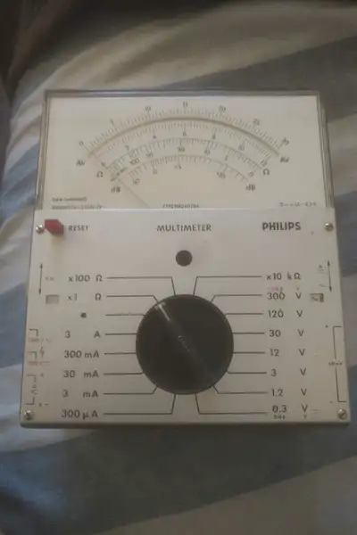 tested working meter in very good condition (case needs repair )