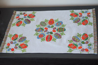 Serviette brodée ukrainienne - Ukrainian embroidered towel