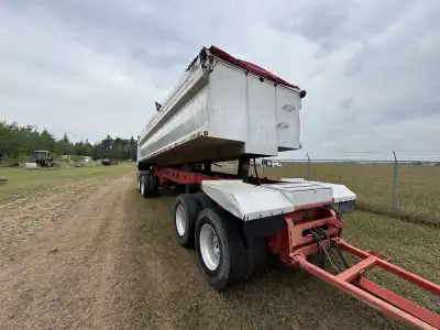 2006 Capital Quad Wagon with 2009 box. New brakes,slacks adjuster,drums,S-cams. Aluminum side boards...