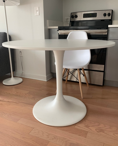 IKEA DOCKSTA white round table 40.5" diameter and 4 chairs, View more