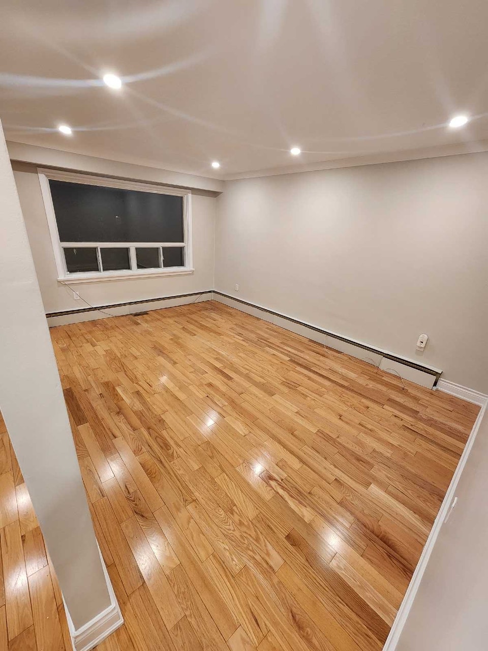 3 Bedroom 1 Washroom Lakeview Upper Unit 5