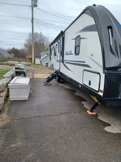 2020 like new, spacious thirty foot fiberglass Mallard, by Heartland, trailer. Twelve foot slide, 18...