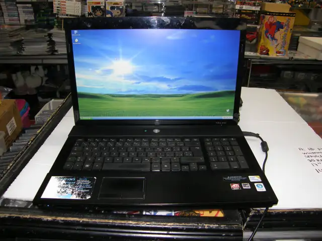 Ordinateur PC HP Pro Book 6450B i5 3G Ram 320G 17'' ATI Radeon + in Desktop Computers in Québec City - Image 2