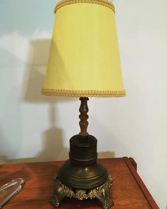 Small Table Lamp Antique Style  Old Vintage Lamp62864363072513122
